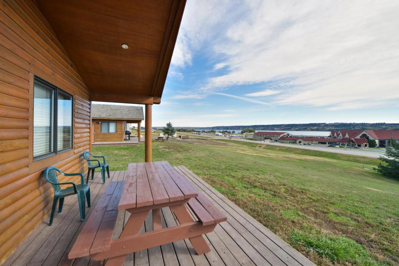 Arrowwood Resort At Cedar Shore Oacoma Exterior photo