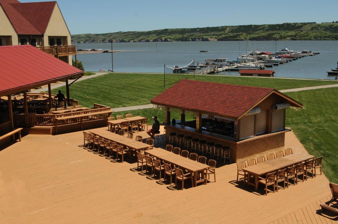Arrowwood Resort At Cedar Shore Oacoma Exterior photo